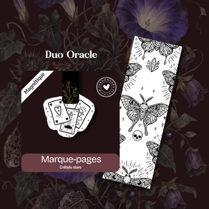 Duo Oracle avec un marque-page magnétique tarot noir et blanc et un marque-page classique aux motifs de papillons de nuit.